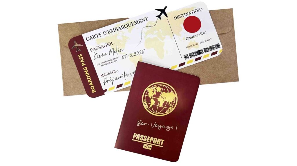 Carte d'embarquement à gratter avec mini passeport pour annoncer un voyage